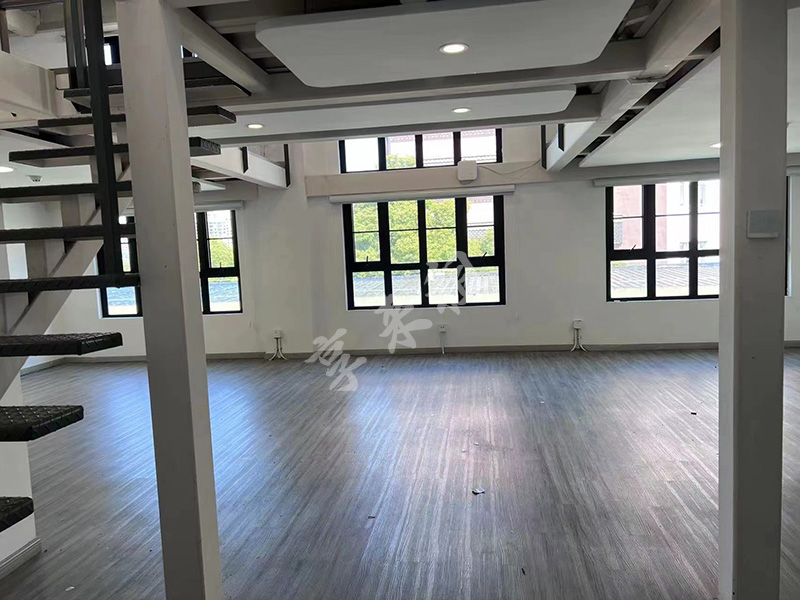 154m²